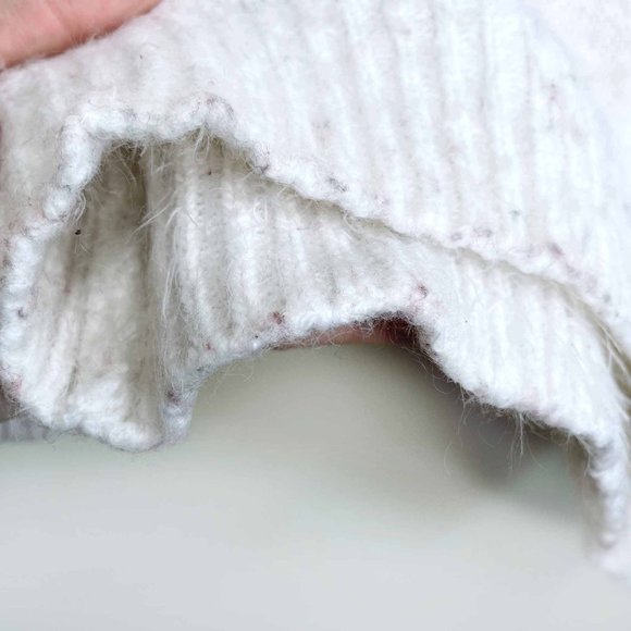 ⚡️SOLD⚡️   vintage crochet rose eyelash sweater - size small - Picture 8 of 9